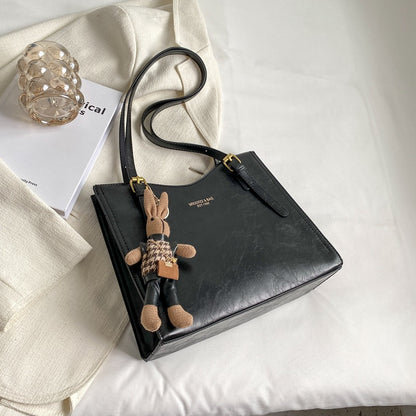 Retro Underarm Bag w/ Pendant