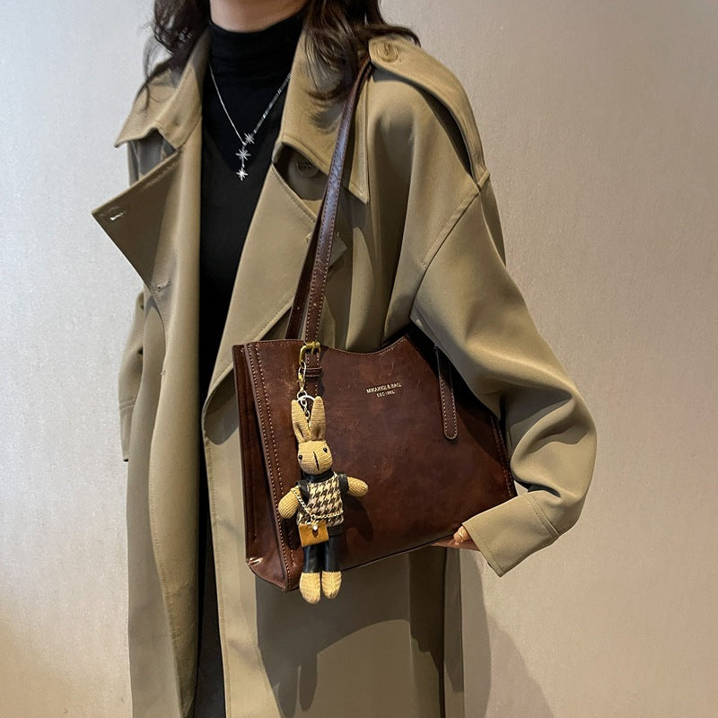 Retro Underarm Bag w/ Pendant